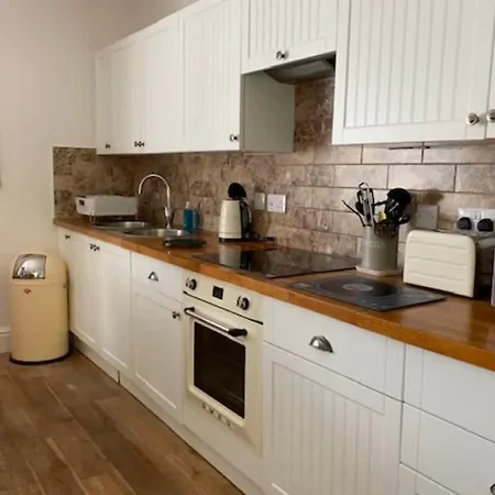 Beachside Haven: Luxury With Table Tennis And Netflix Holiday home *
