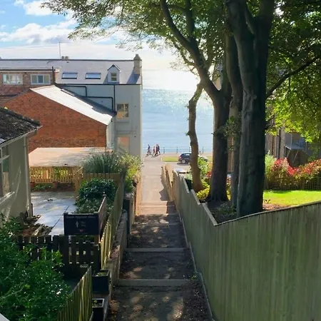 Holiday home Beachside Haven: Luxury With Table Tennis And Netflix