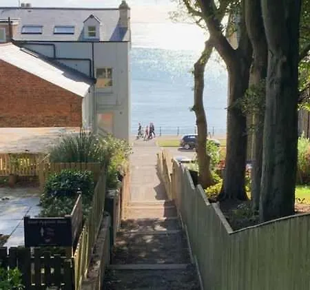 Beachside Haven: Luxury With Table Tennis And Netflix *