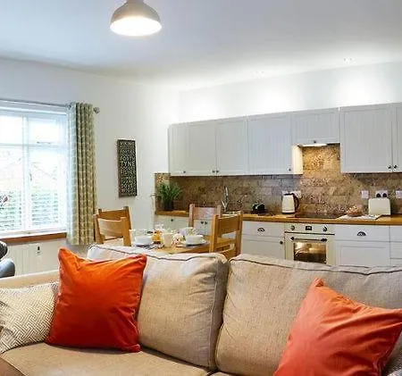 Beachside Haven: Luxury With Table Tennis And Netflix Holiday home