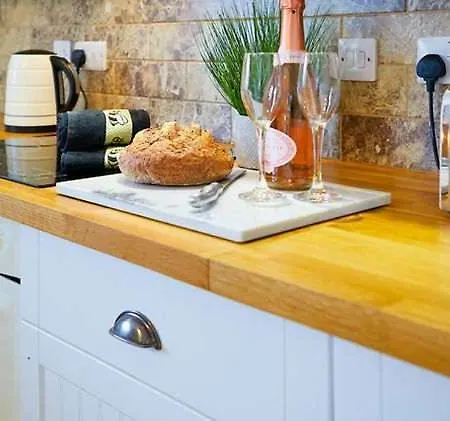 Beachside Haven: Luxury With Table Tennis And Netflix Holiday home
