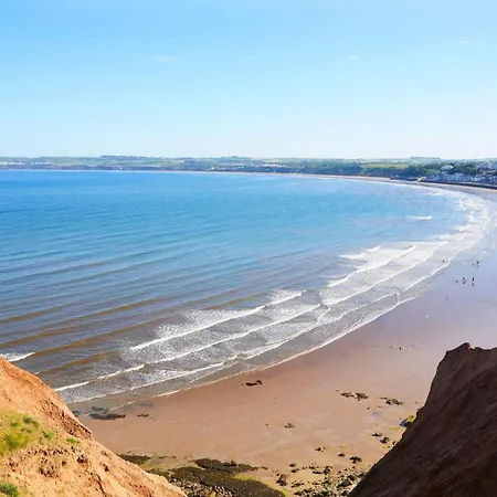 Beachside Haven: Luxury With Table Tennis And Netflix Holiday home